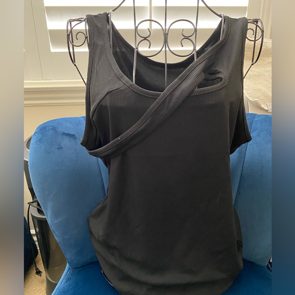 NWOT Shein Ribbed asymmetrical tank top - Picture 4 of 4